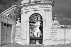 Santwarju-gate-black-and-white-2psd